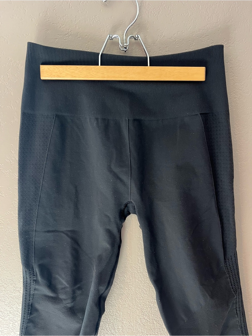 Lululemon Flow & Go Black Legging - Picture 3 of 10